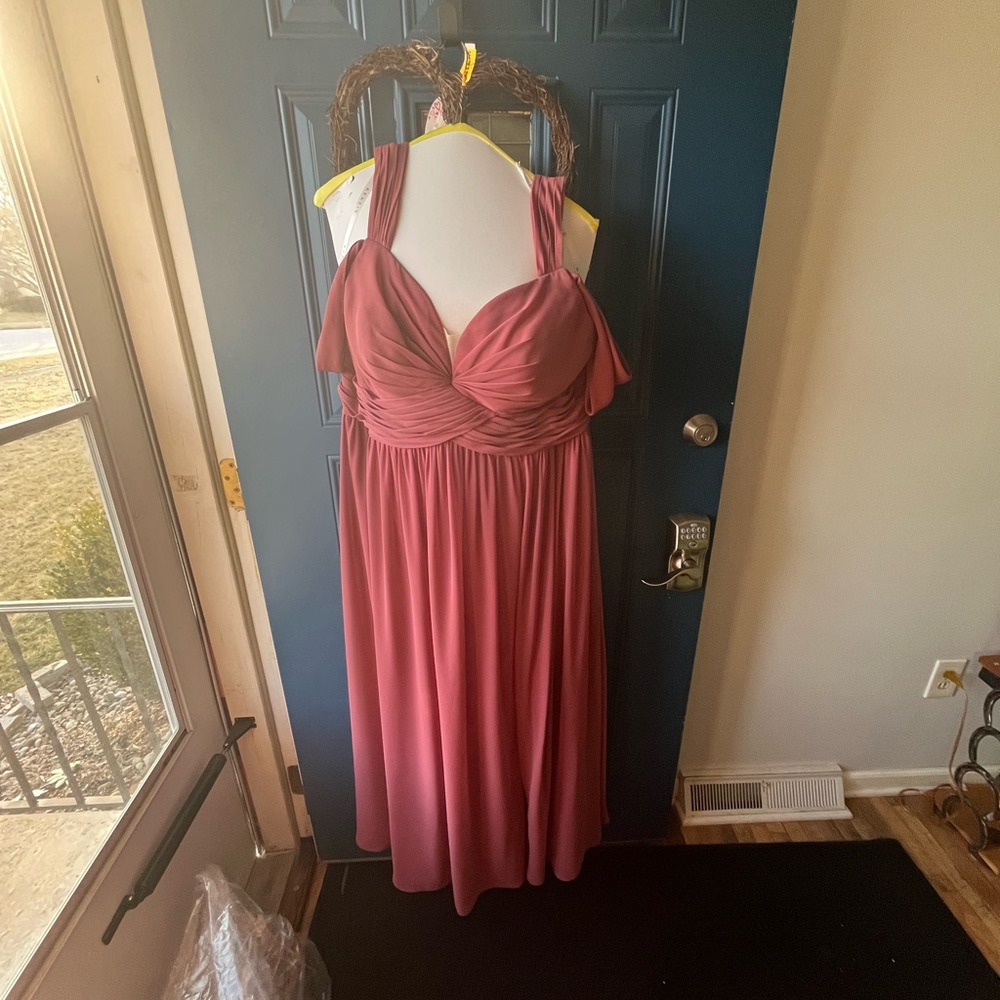 Azazie size 18 altered to fit 5ft 3in tall. Desert rose.